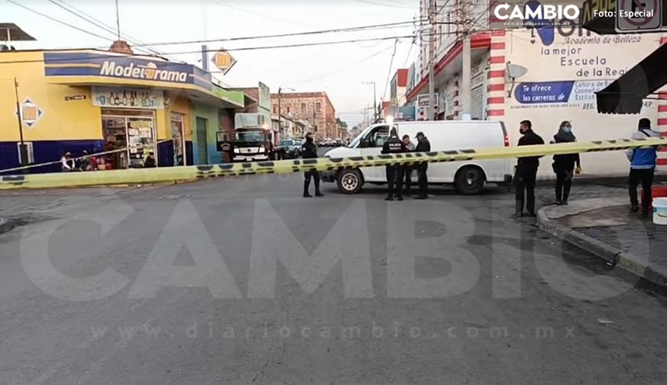 Conductor atropella y mata a mujer motociclista en Atlixco