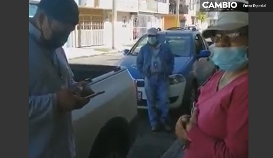 Heroína de San Manuel libra a vecinos del terrorismo fecal de Agua de Puebla (VIDEO)