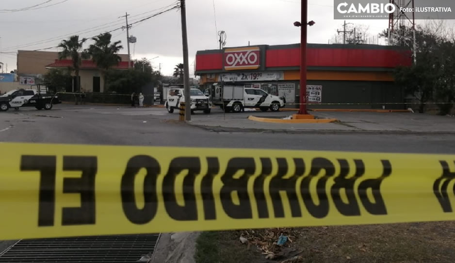 Asesinan a hombre en la entrada del OXXO sobre el camino al Batan