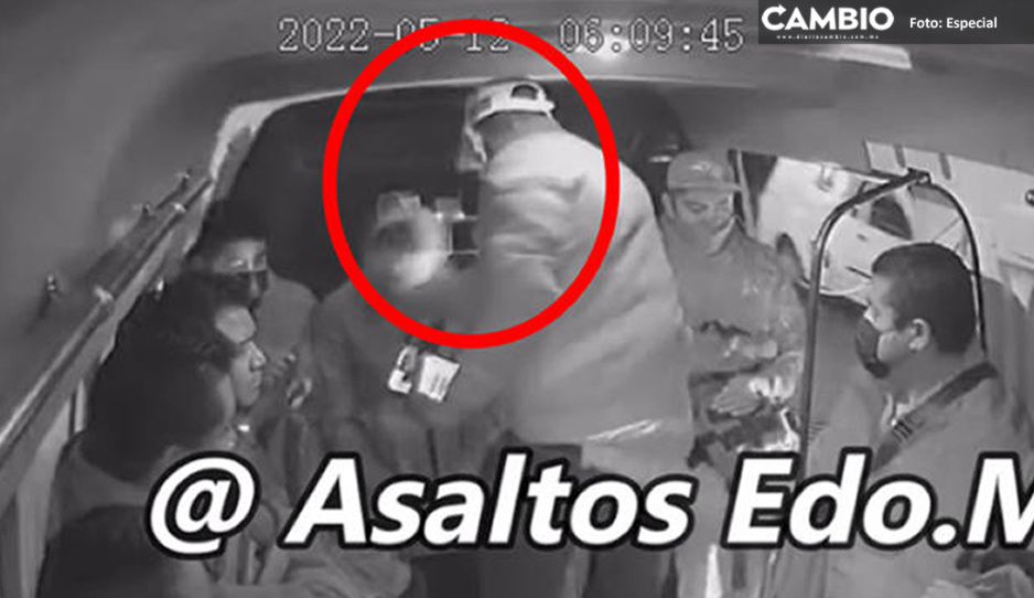 Encañonan y cachetean a pasajeros durante asalto en combi (VIDEO)