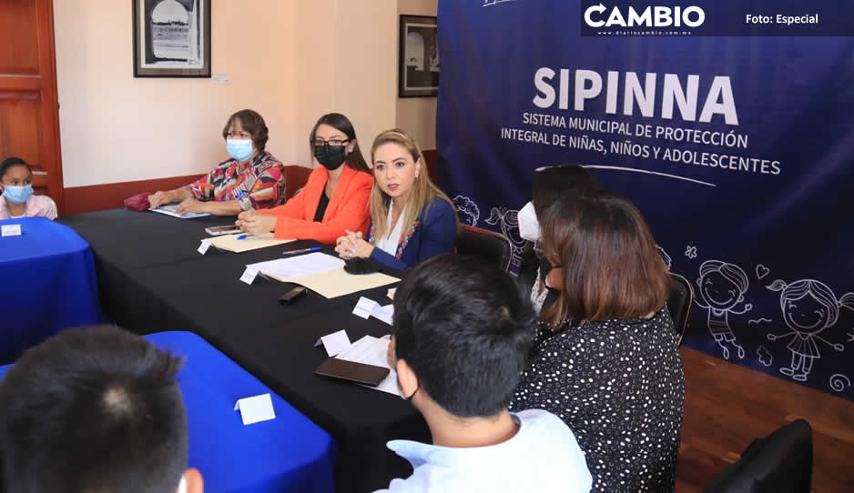 Paola Angón toma protesta al Comité del Sipinna en San Pedro Cholula