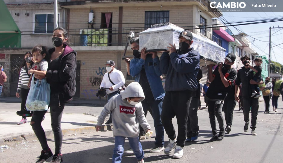 Así es como familiares y amigos despidieron a Andrea; tercera víctima fatal de Xochimehuacan (VIDEO)