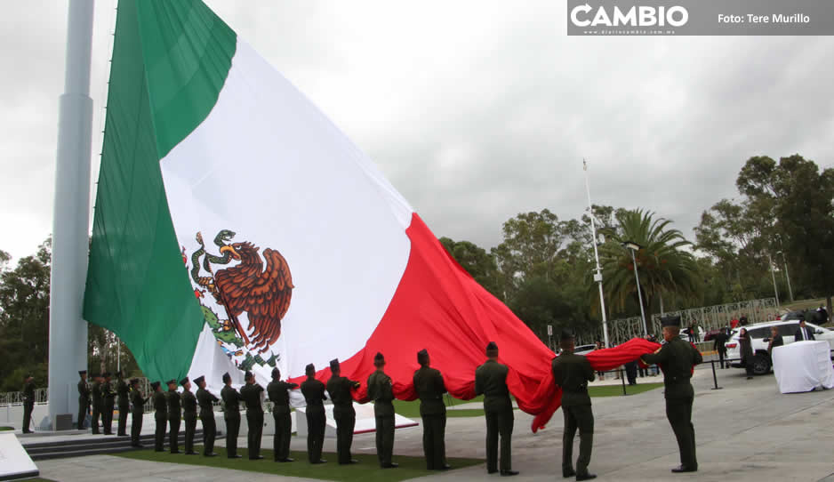 ¡Qué orgullo! Puebla ya tiene una bandera monumental en Los Fuertes (FOTOS Y VIDEO)