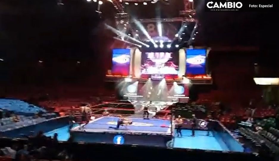 Luchadores corren llenos de pánico en la Arena México durante el SISMO (VIDEO)