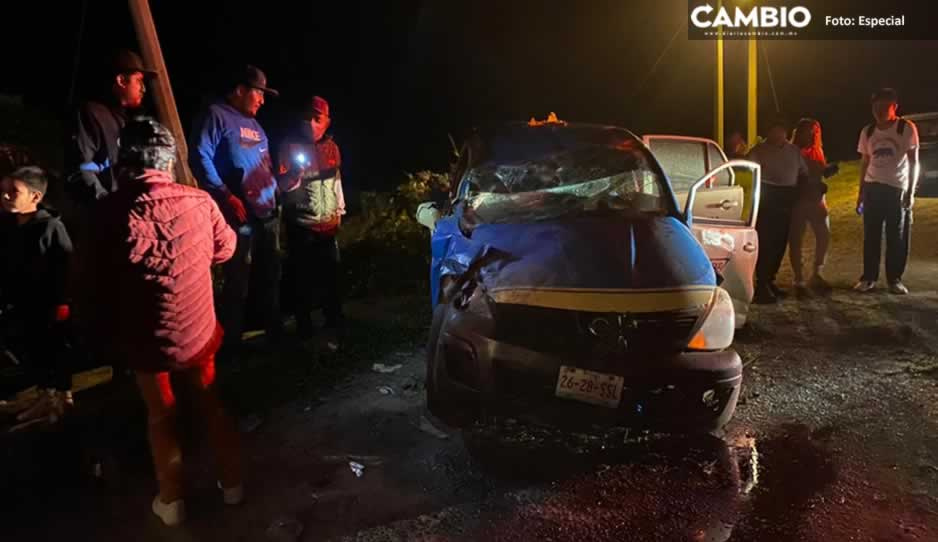 Volcadura de taxi deja dos lesionados en Xochitlán Todos Santos