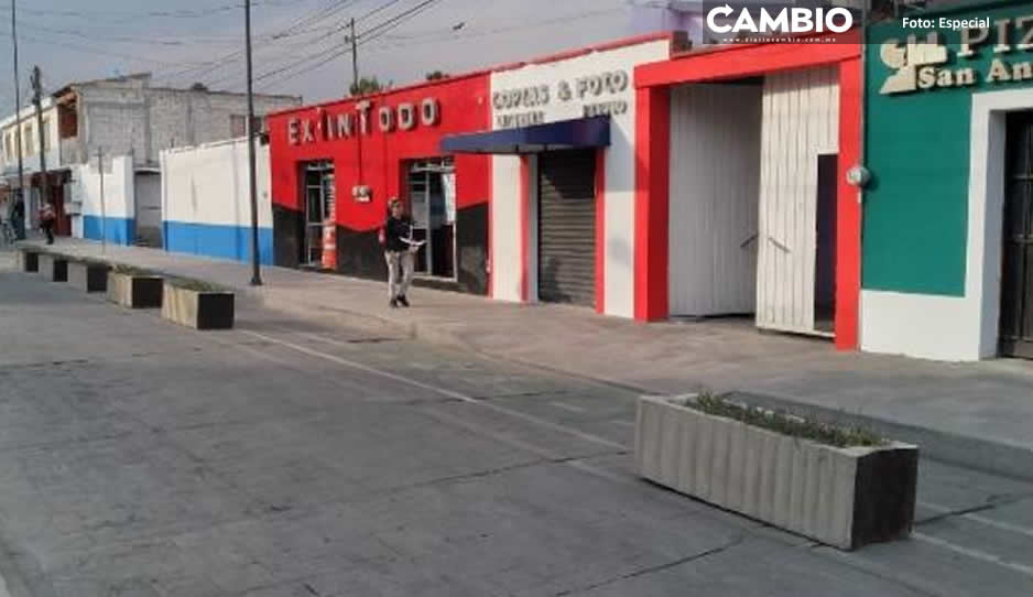 Ayuntamiento de San Andrés Cholula analiza retiro de macetones instalados por la Sedatu en el Zócalo