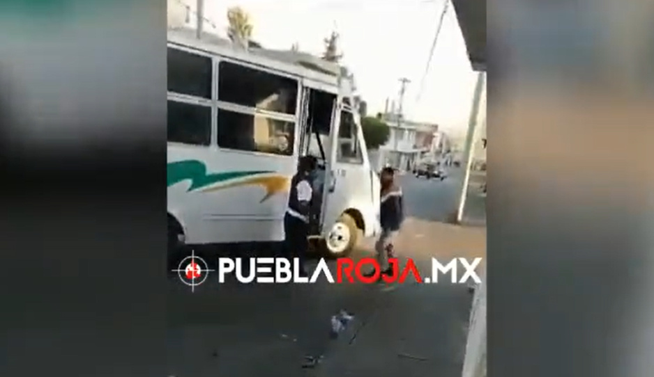 La pelea del año: Chófer de la Ruta 12 y checador se pelean a puño limpio en Xonaca (VIDEO)