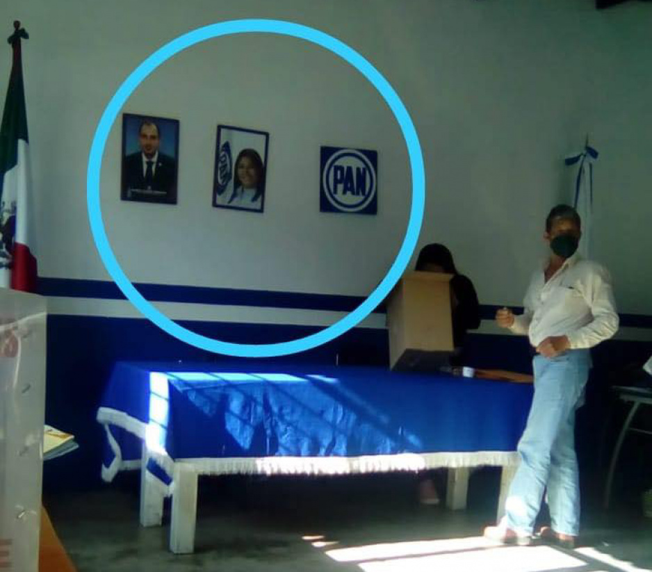 Vigilantes de casilla en Hueytamalco ponen foto de Genoveva en Centro de Votación
