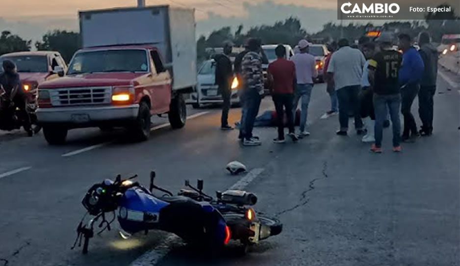 Muere motociclista atropellado en la federal Puebla- Tehuacán ¡el conductor huyó!