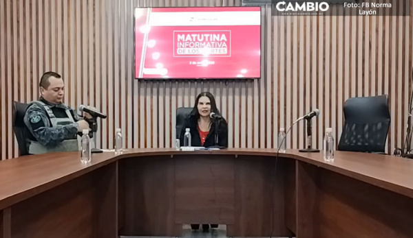 VIDEO: Alcadesa de Texmelucan explota vs reportero durante conferencia de prensa