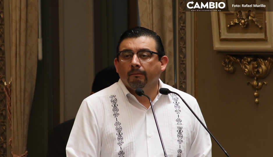 Alcántara copia reforma de AMLO: propone reducir regidores de Ayuntamientos poblanos (VIDEO)