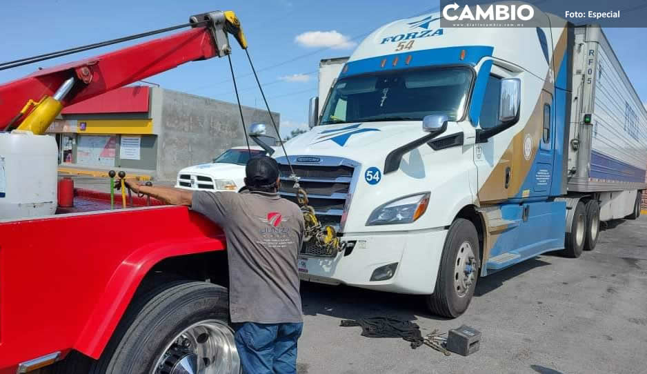 Policía municipal en Tecamachalco recupera tráiler robado