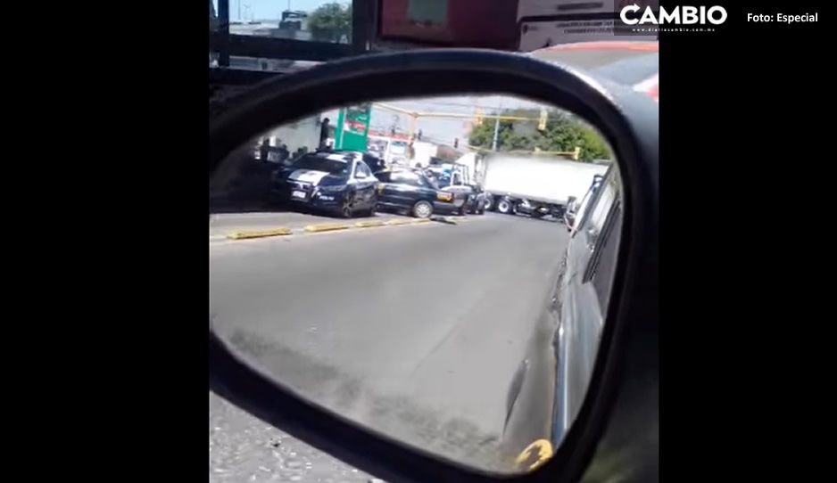 Taxista rápido y furioso se estampa contra paradero de RUTA en la 11 sur (VIDEO)