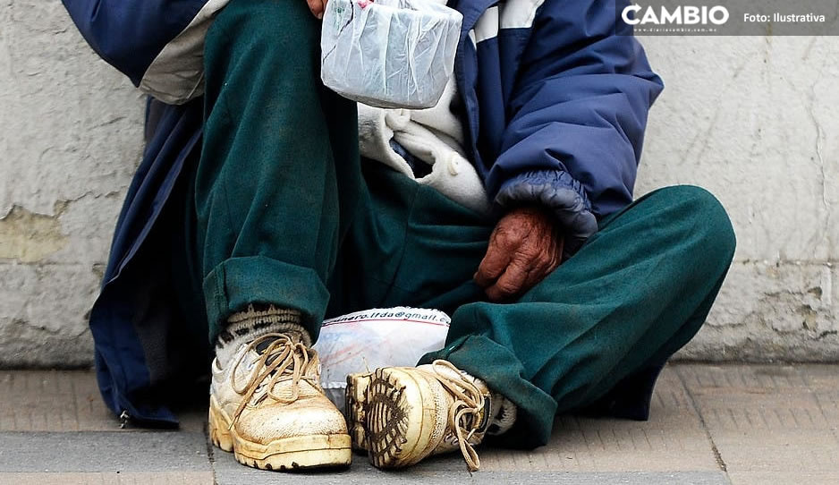 Intentó cubrirse del frío; hallan indigente sin vida en Lomas de San Miguel