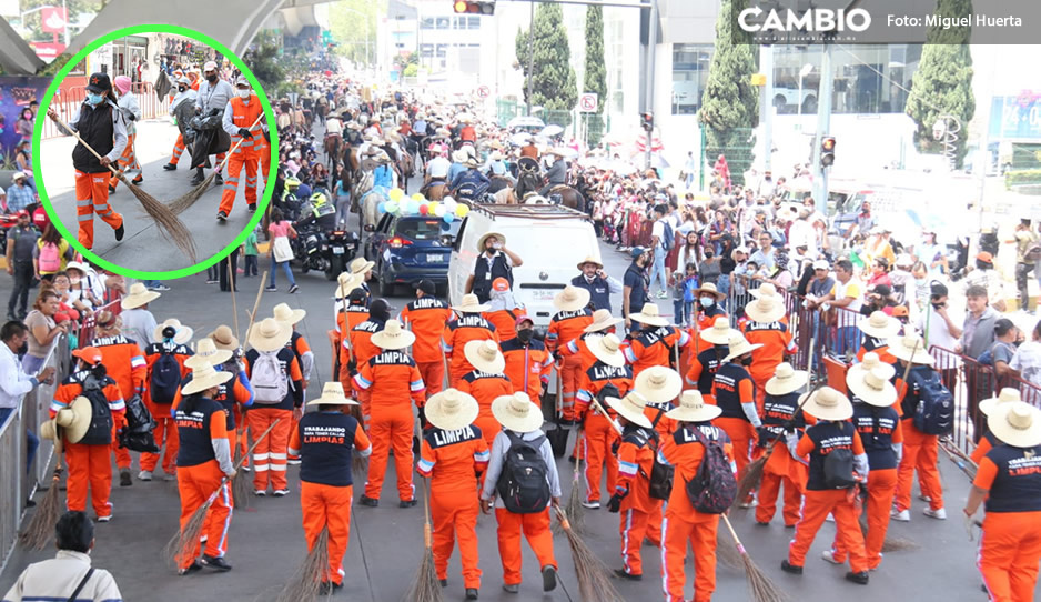 Con lluvia de aplausos, poblanos reciben a naranjitas tras concluir el Desfile (VIDEO)