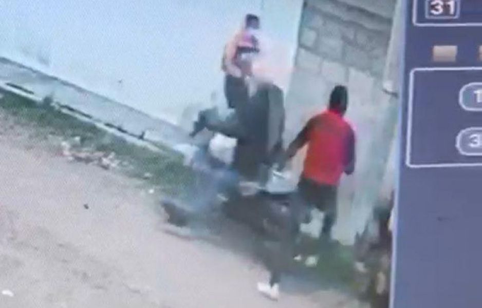 VIDEO: Motoladrones encañonan y asaltan a mujer en la colonia El Salvador