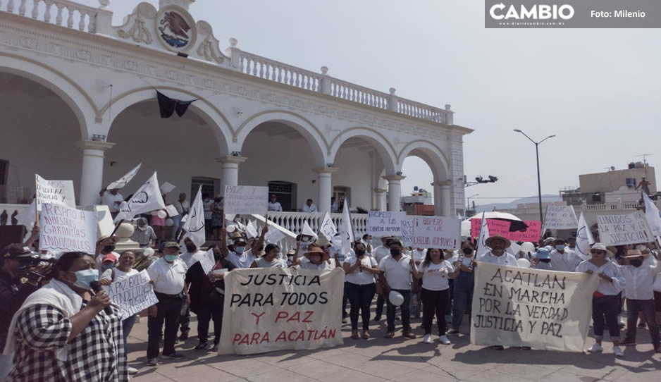 ¡La verdad, la justicia y la paz! Marchan por la paz en Acatlán