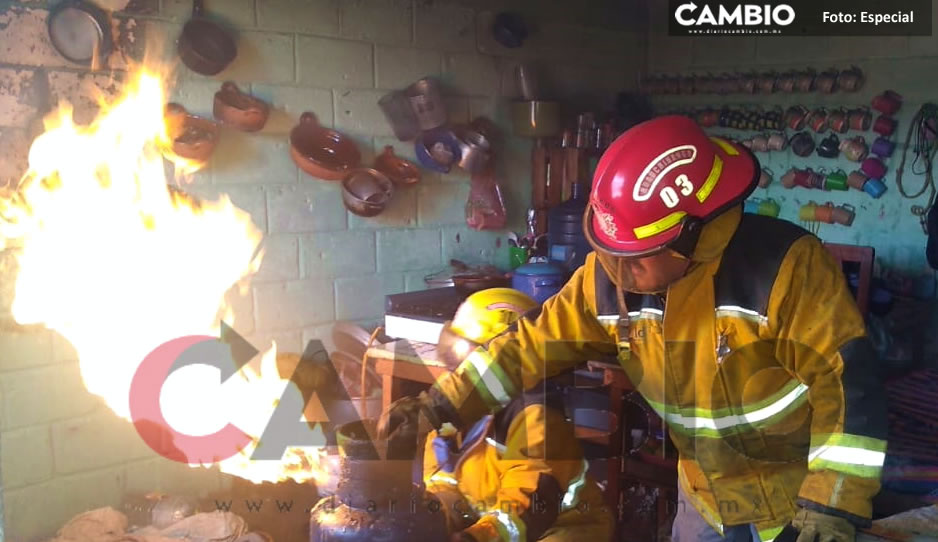 Juana se salva de explosión por fuga de gas LP en Huauchinango