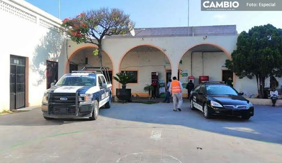 Obligan a policías de Tlacotepec a pagar su prueba COVID