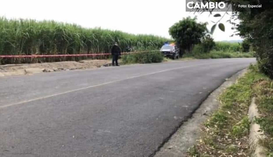 Encuentran el cadáver de un hombre en una zanja de la carretera Izúcar-Matzaco