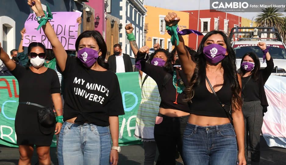 Arranca el 8M en Puebla; feministas salen a las calles (FOTOS Y VIDEO)