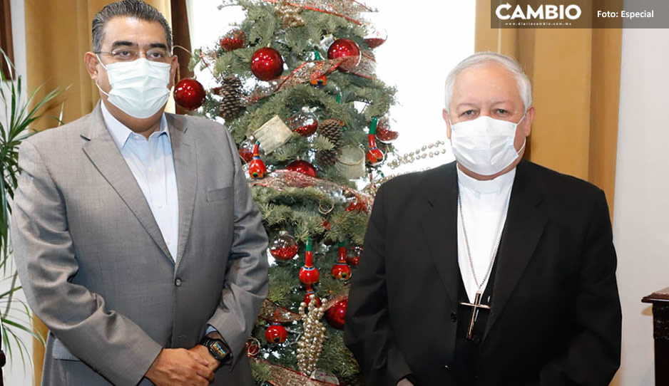 Sergio Salomón se reúne con el arzobispo Víctor Sánchez en Casa Aguayo (FOTOS)