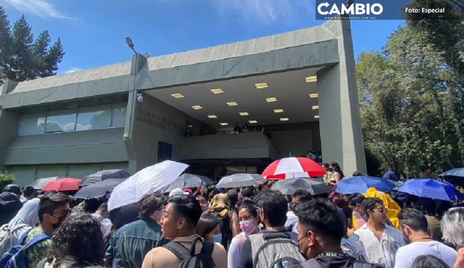 Trabajadores golpean a estudiantes de la FES Acatlán por paro de labores (VIDEO)