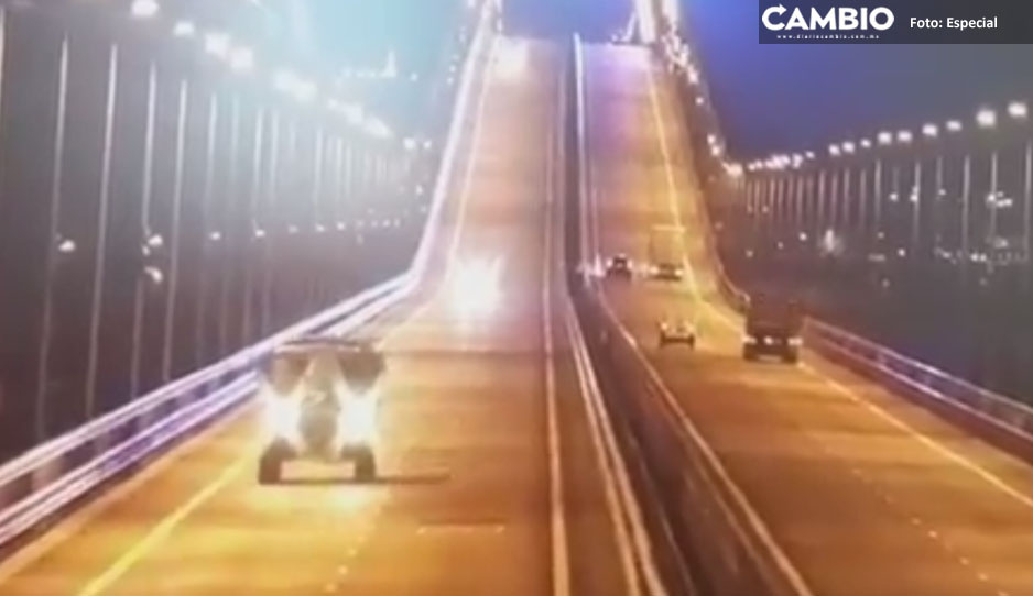 Explosión hace colapsar el único puente que une Crimea con Rusia (VIDEO)
