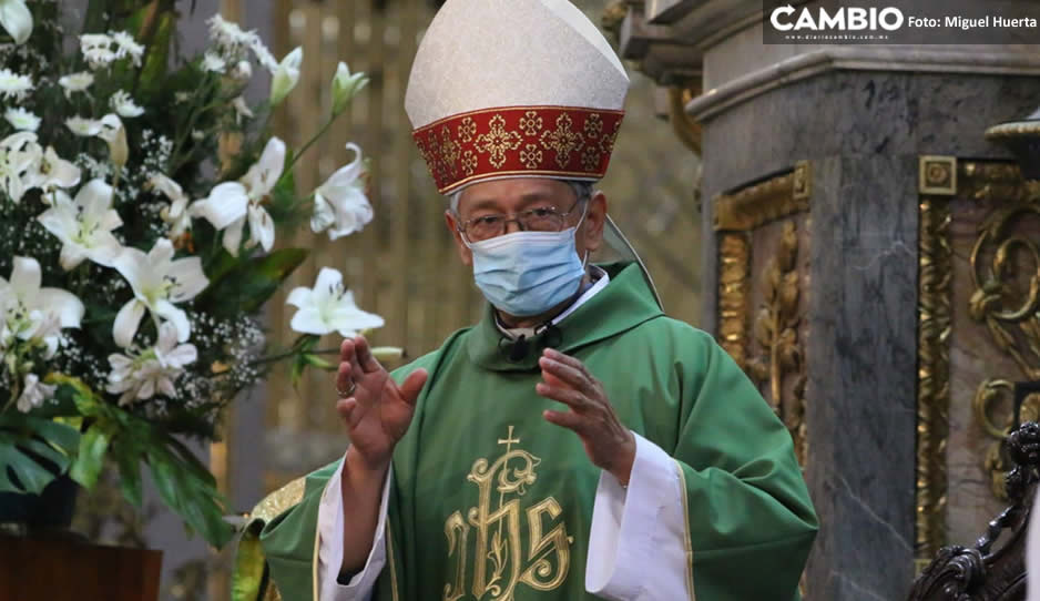Obispo Tomás López ofrece misa para que migrantes dejen de ser discriminados en Puebla