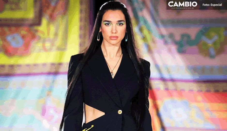 FOTOS: Dua Lipa conquista la pasarela de Versace con su look espectacular