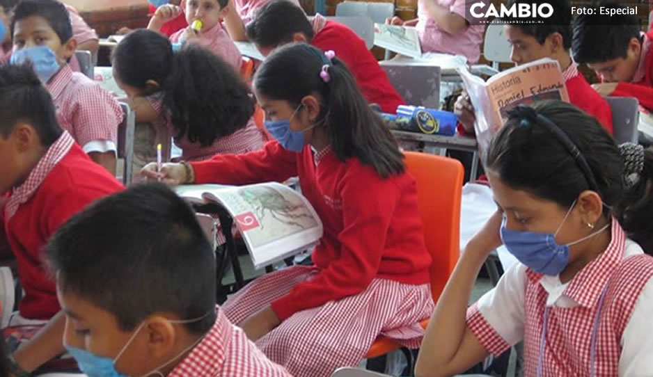 Suman 511 alumnos contagiados de COVID tras el regreso a aulas en Puebla