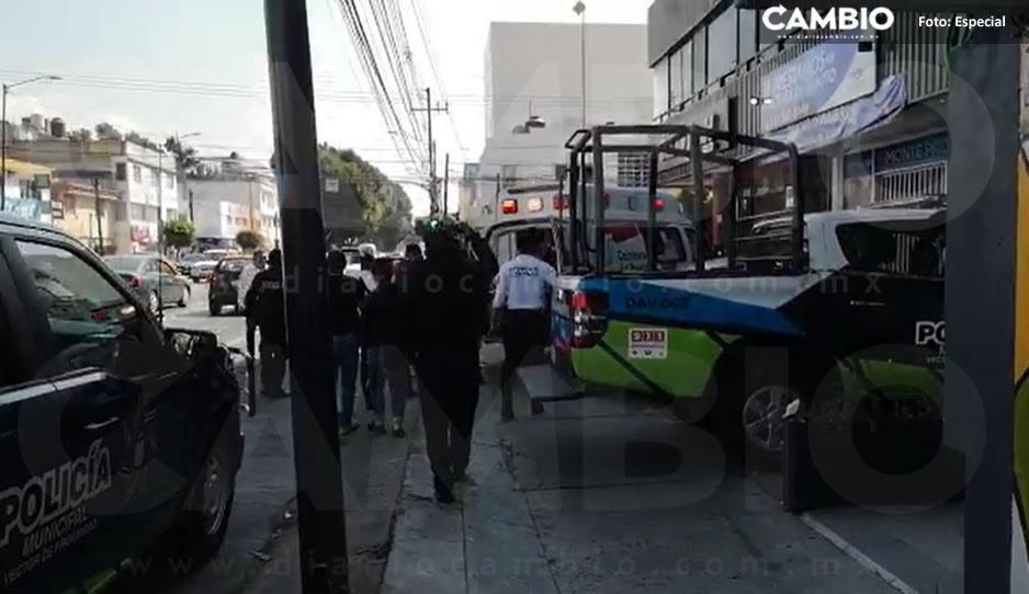 Guardia de seguridad le dispara accidentalmente en el pecho a su compañera en la 31 Poniente (VIDEO)