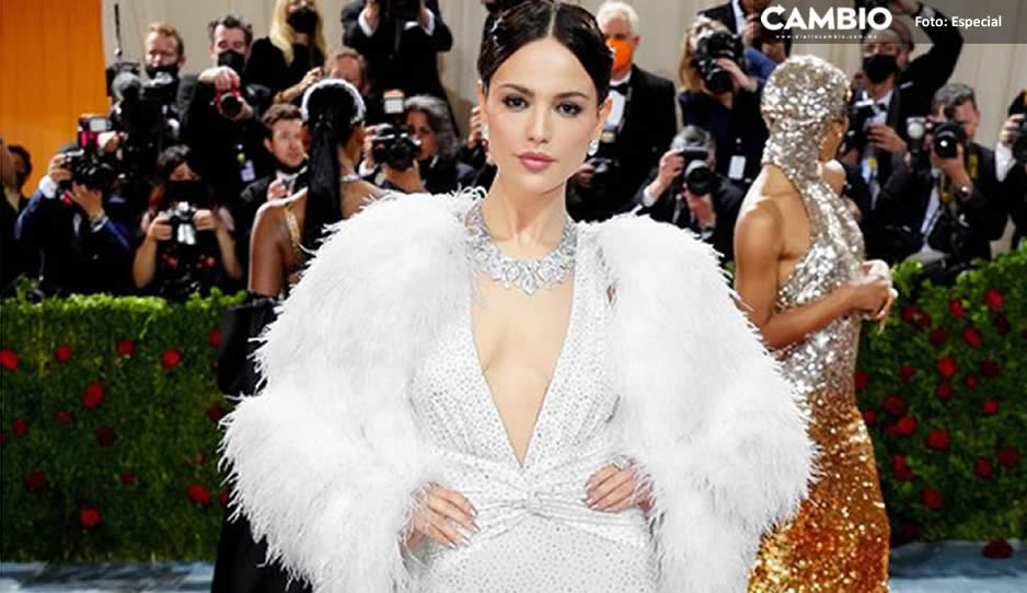 ¡Lo hace de nuevo! Eiza González impacta en la Met Gala (FOTOS)