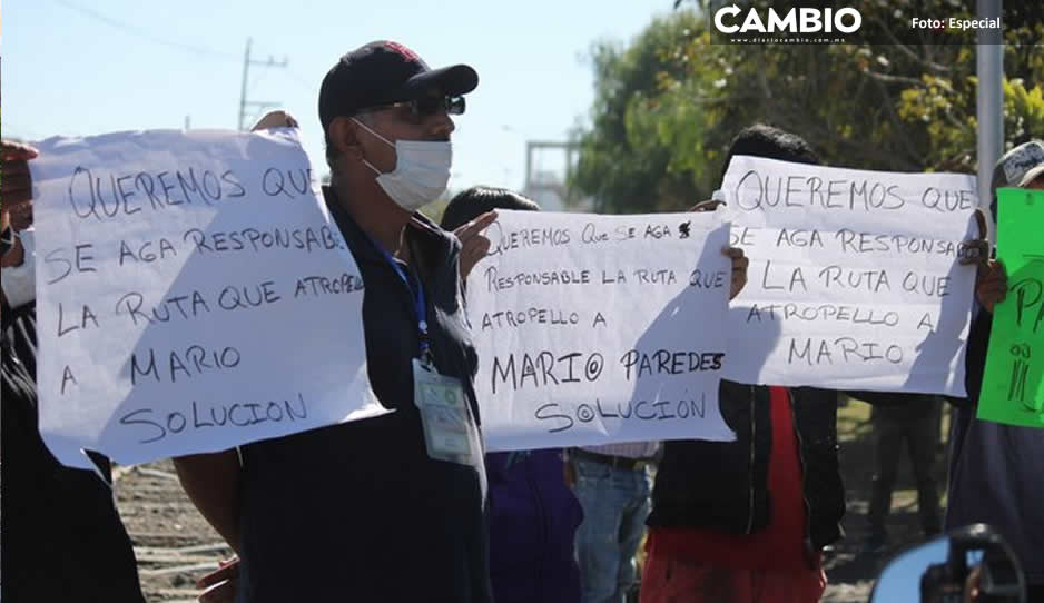 Bloquean carril de RUTA en Rivera Anaya para exigir indemnización por su familiar atropellado (VIDEO)