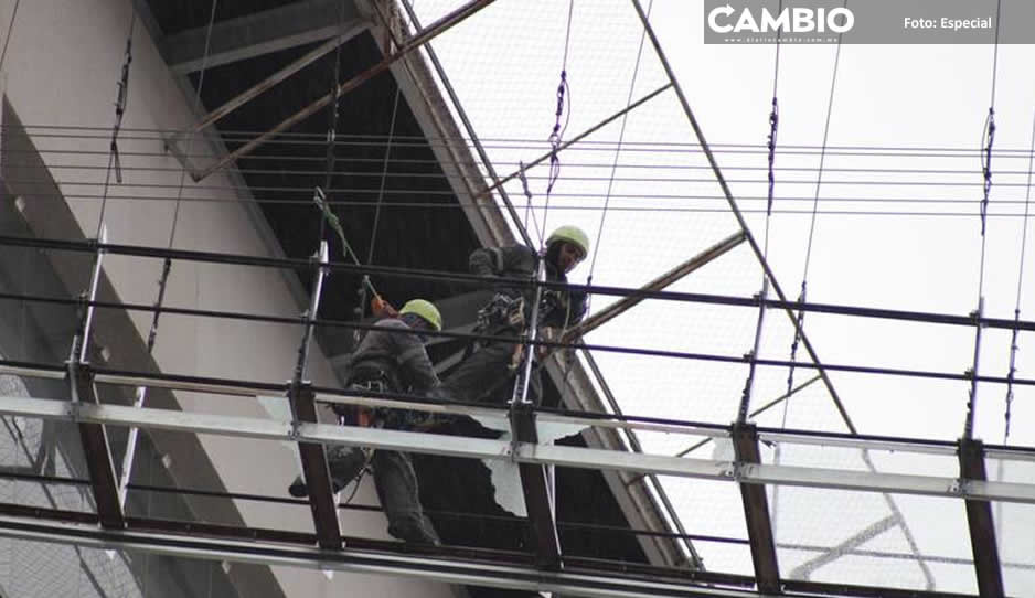 ¡Oh no, oh no! Puente colgante deja de funcionar; retiran todos los cristales para evitar accidentes