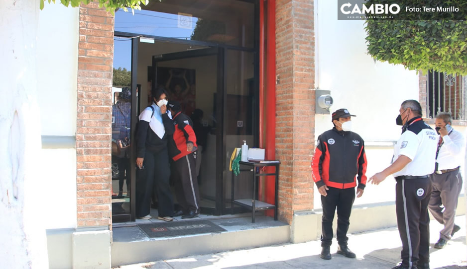 Esto pasó en la Prepa UPAEP: alumnos sacó su furia en contra de su maestro (FOTOS y VIDEO)