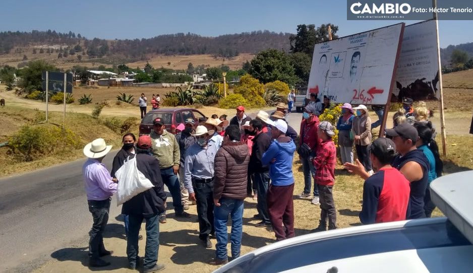 Vecinos retienen al edil y varios funcionarios de Tlahuapan por falta de agua potable