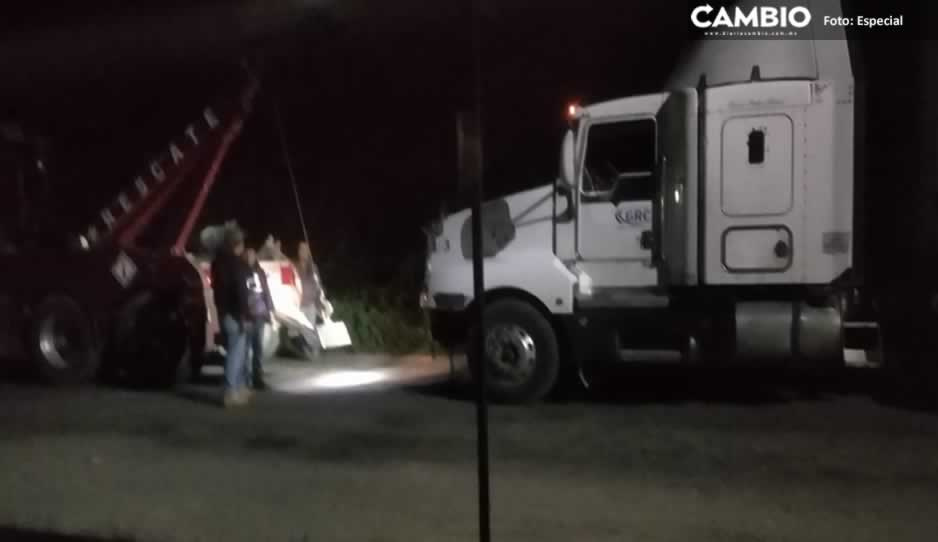 Aseguran tractocamión acoplado a caja seca con reporte de robo en Xochimilco-La Laguna