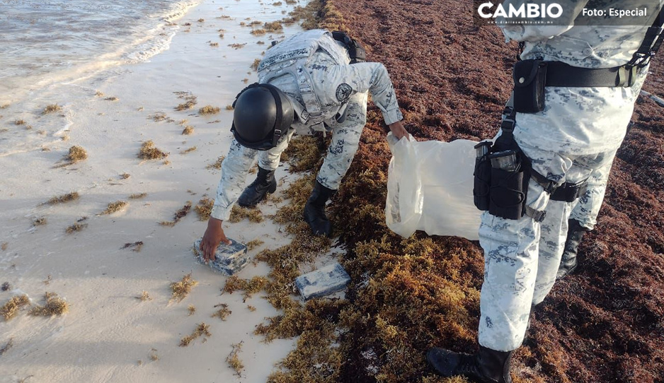 Hallan paquetes de cocaína a la orilla de la arena en playas de Tulum
