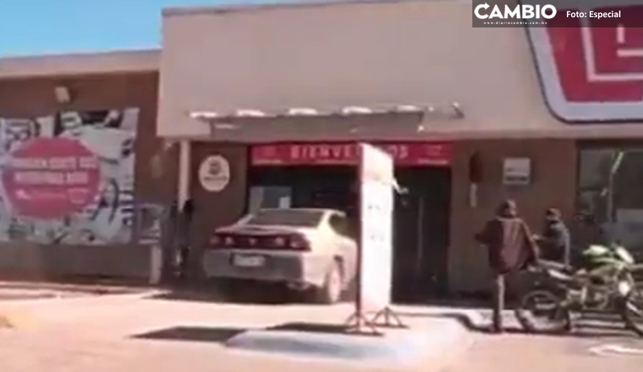 ¡Se meten hasta con el coche! Delincuencia organizada toma supermercados en Sinaloa (VIDEO)