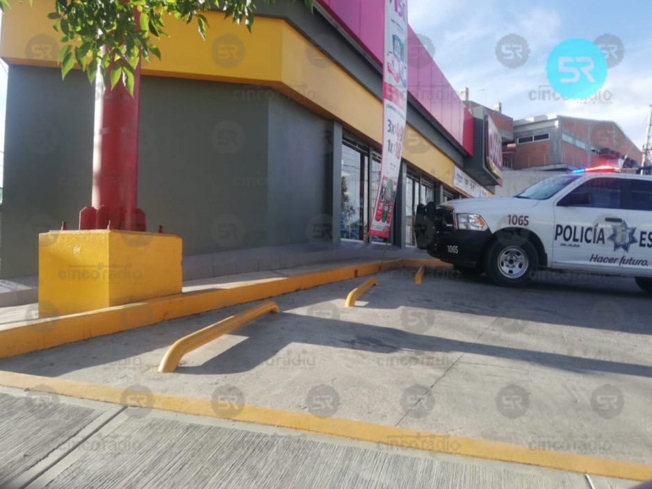 Ladrones atracan Oxxo del Corredor Industrial La Ciénega