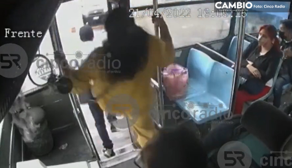 Ladrones atracan Ruta 68 y señora les deja una patada en la espalda (VIDEO)