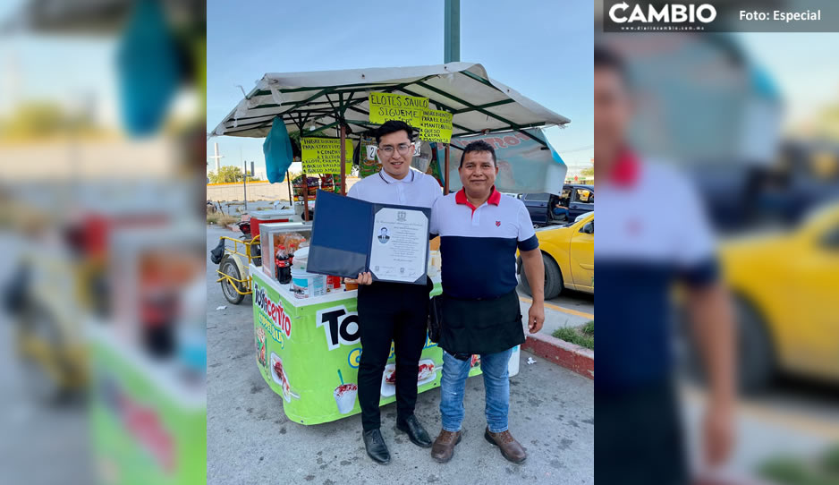 ¡De lo más emotivo! Joven termina su carrera universitaria gracias a que su papá vende elotes