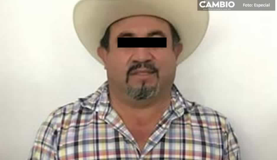 Edil de Acatlán continuará en prisión tras su primera audiencia
