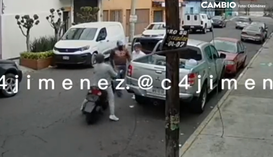 Justiciero de Iztapalapa atropella ladrones y evita asalto a una mujer (VIDEO)