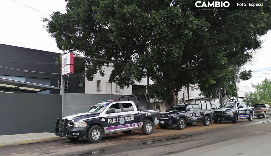 Vigilante de agencia de autos se quita la vida disparándose en la cabeza en Tehuacán