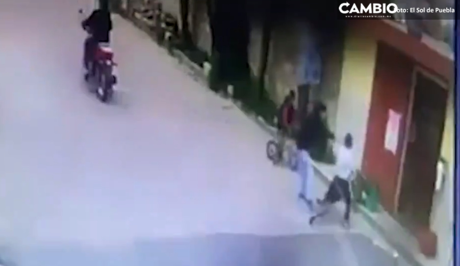 VIDEO: Captan momento en que robachicos intentan levantar a niño en Acajete