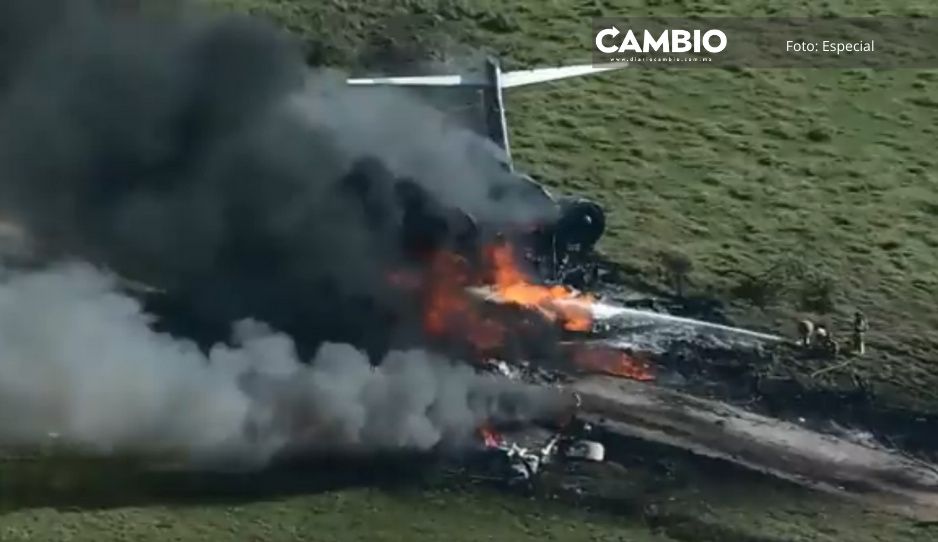 VIDEO: Avión se desploma en Texas con 21 pasajeros a bordo