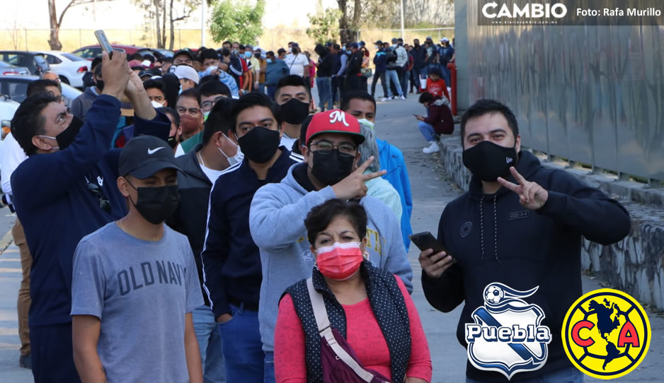 FOTOS y VIDEO: Aficionados del Club Puebla atiborran taquillas del Cuauhtémoc previo al duelo vs América