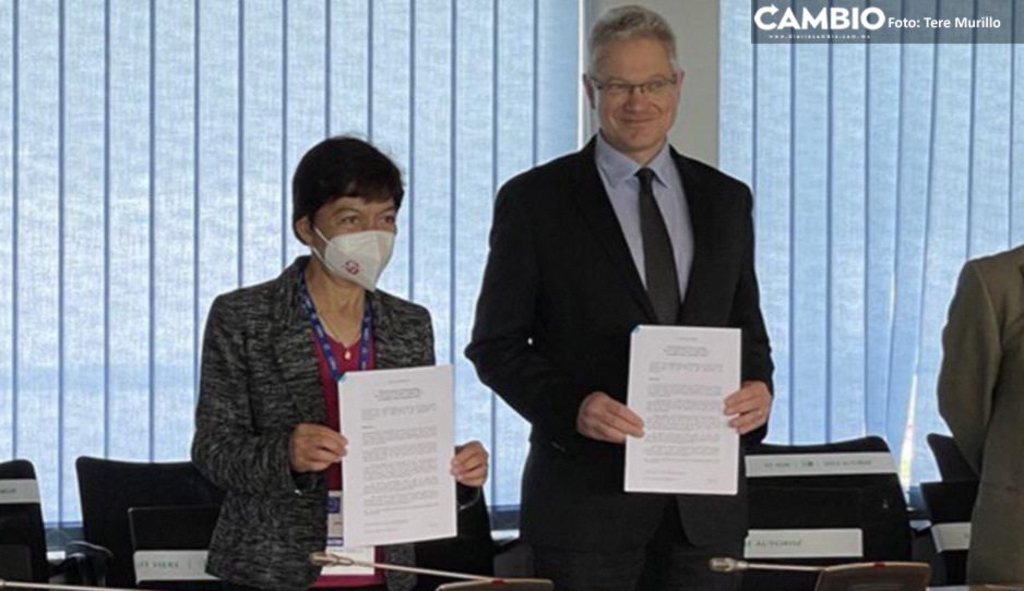 Lilia Cedillo firma convenio con la CERN en Suiza